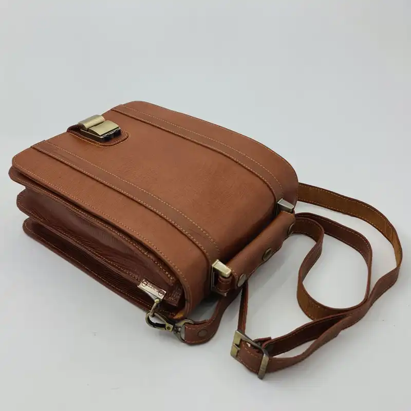 کیف رودوشی مدل آفاق چرم طبیعی کد A_440