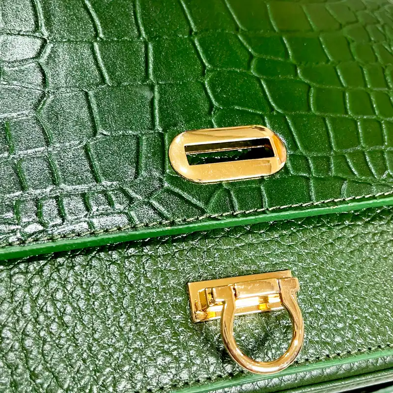 کیف دوشی زنانه مدل چرم طبیعی کد 575