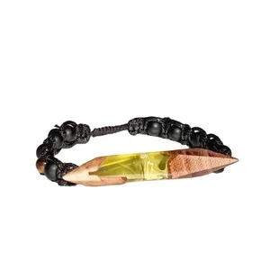 دستبند مدل چند ضلعی چوب و رزین 12