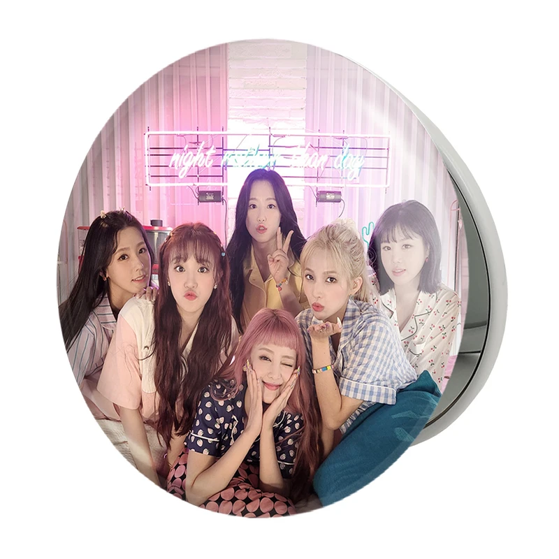 آینه جیبی خندالو طرح گروه جی آیدل مدل تاشو کد 12426 