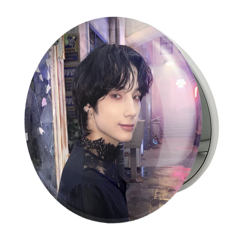 آینه جیبی خندالو طرح هیونینگ کای گروه تی اکس تی TXT مدل تاشو کد 20014 