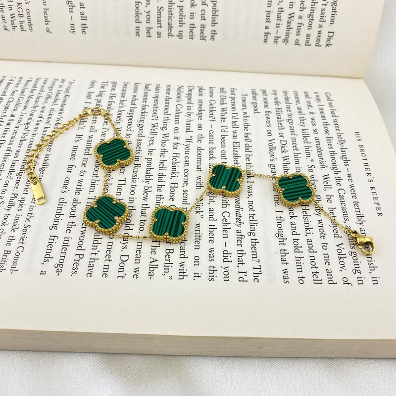 دستبند زنانه مدل گل چهارپر کد B4349