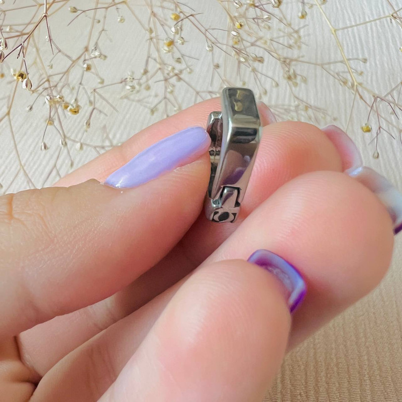 پیرسینگ گوش مدل بینهایت