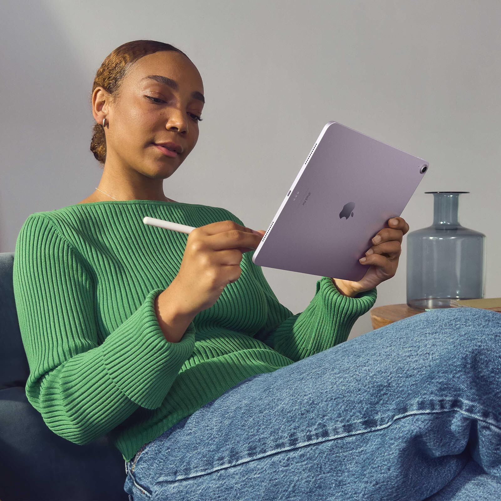 تبلت 13 اینچی اپل مدل iPad Air 2024 M2 Wi-Fi ظرفیت 512 گیگابایت و رم 8 گیگابایت