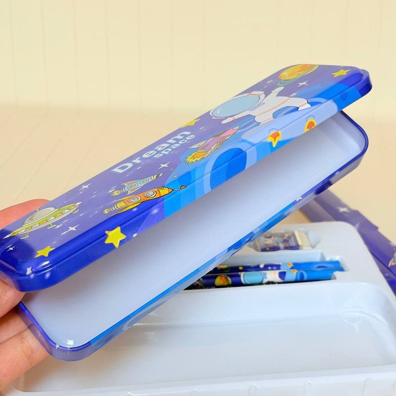 بسته لوازم تحریر مدل فضانورد پسرانه مجموعه 6 عددی