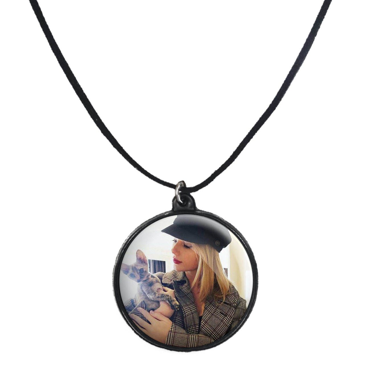 گردنبند پرمانه طرح تیلور سویفت کد pmb.2858 مدل دو طرفه