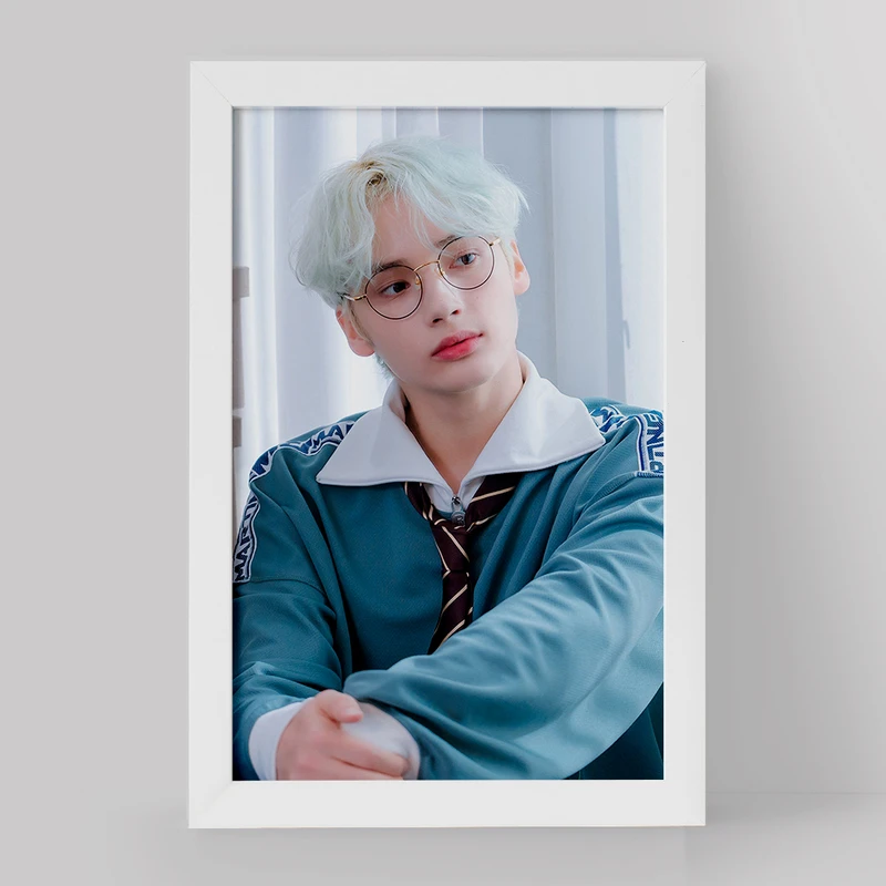 تابلو خندالو مدل تهیون گروه تی اکس تی TXT کد 20045