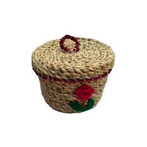 سبد حصیری مدل درب دار