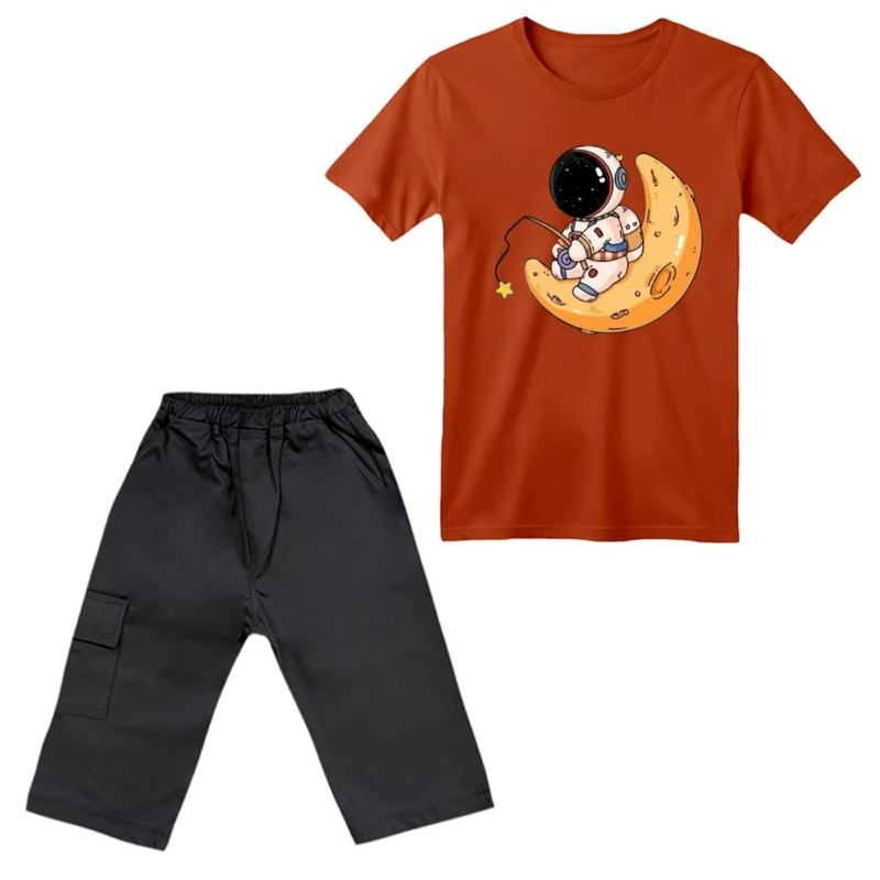 ست تی‌شرت آستین کوتاه و شلوارک پسرانه مدل فضانورد کد ۲۱
