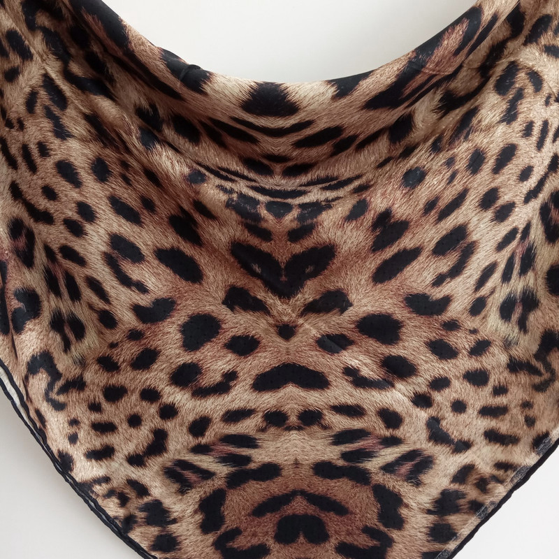 روسری زنانه مدل پلنگی کد 934