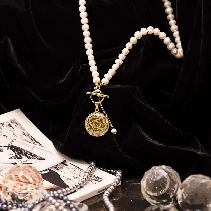 گردنبند زنانه مارک گلد مدل مروارید رز کد GN3086