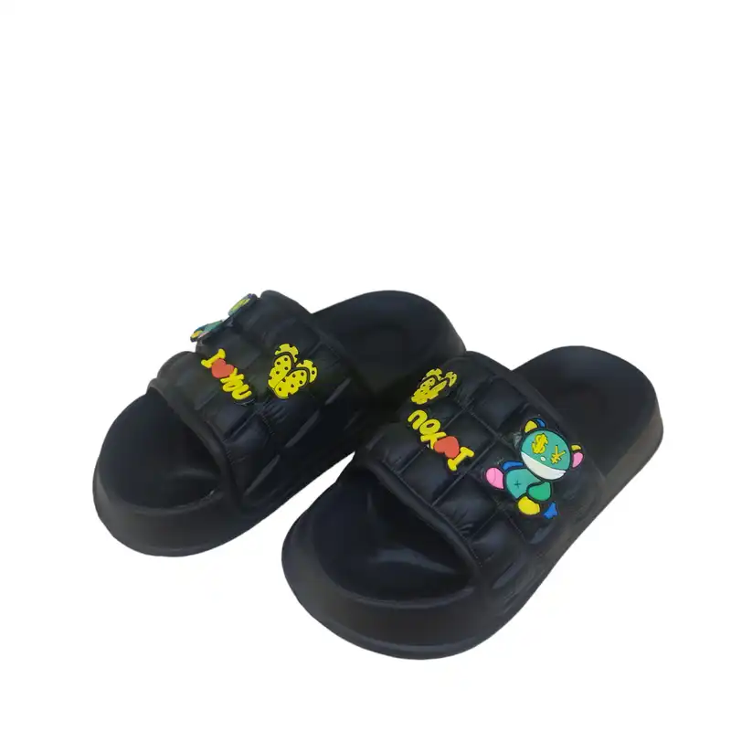 دمپایی زنانه مدل DZ107 EST استیکر دار رنگ مشکی