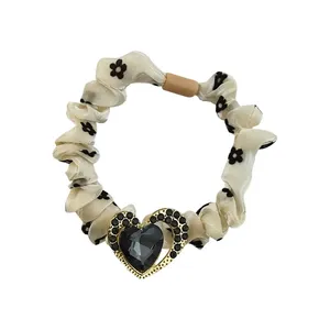 کش مو زنانه مدل فانتزی طرح گل کد 22290