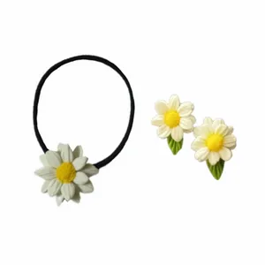 ست کش و گیره مو  زنانه مدل گل بابونه