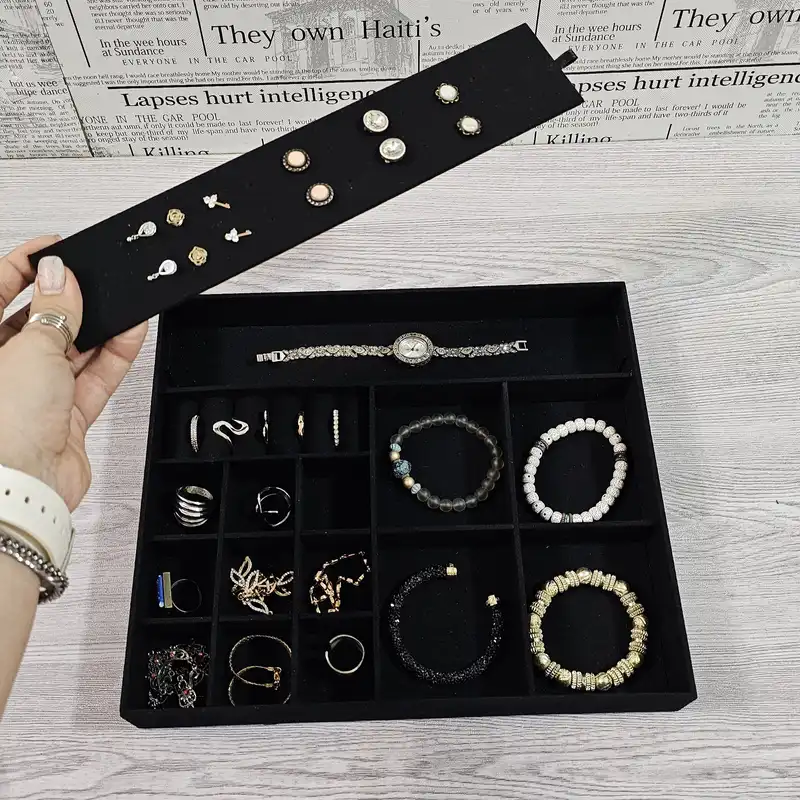 استند جواهرات مدل سینی کد B