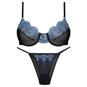 ست شورت و سوتین زنانه فیتن فرخ زادی مدل فنردار گیپور کد 4952-3