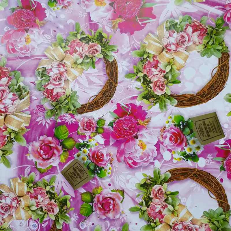 کاغذ کادو مدل گلاسه طرح دسته گل بسته 3 عددی