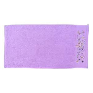 حوله دستی بهباف آذر طرح گل برجسته سایز 40×78 سانتی متر