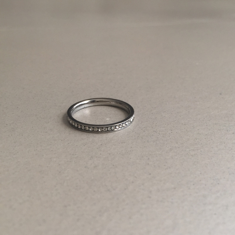 انگشتر زنانه مدل حلقه ای