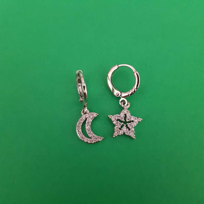 گوشواره زنانه وای اس ایکس مدل ماه و ستاره نگین تو خالی گوشواره زنانه وای اس ایکس مدل ماه و ستاره نگین تو خالی