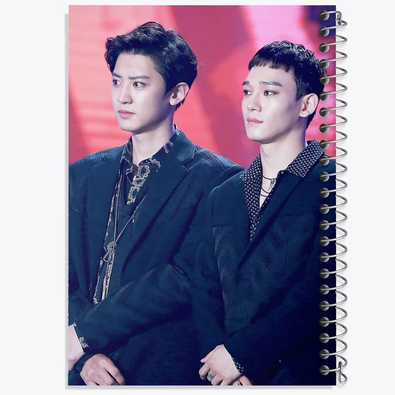 دفتر مشق 100 برگ خندالو طرح گروه اکسو EXO کد 13595