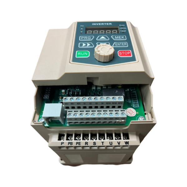 اینورتر 1/5 کیلووات الکترو مارکت زریرمدل EMGD200A-G31D5/P32D2