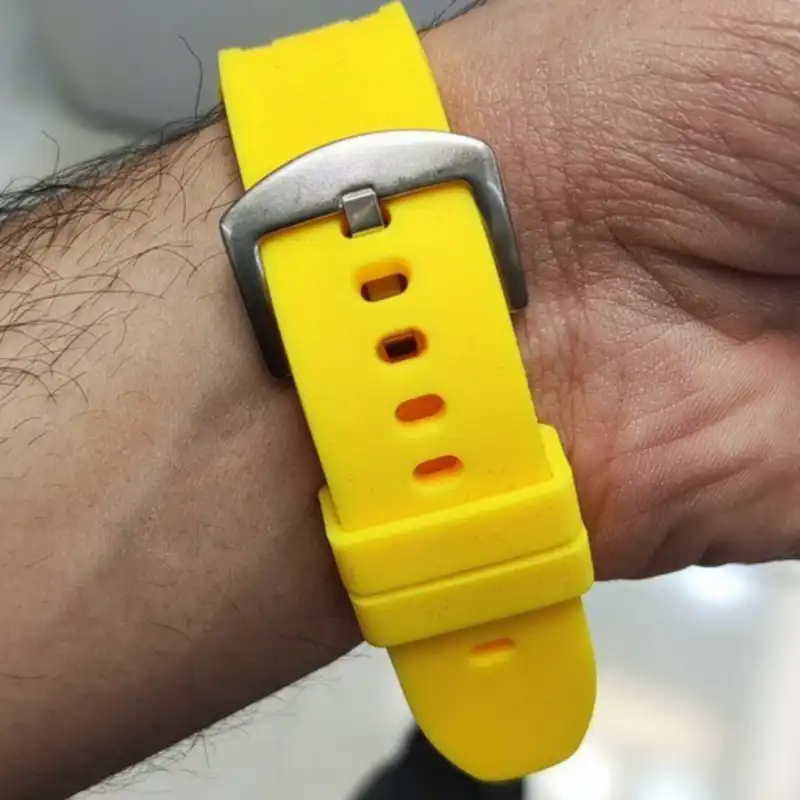 ساعت مچی عقربه ای مدل دو زمانه کرنومتردار بند سیلیکونی موتور پمپی کد 10