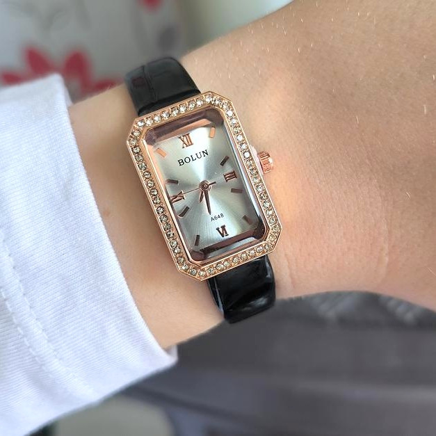ساعت مچی عقربه ای زنانه بولون مدل بند ورنی دور نگین 1