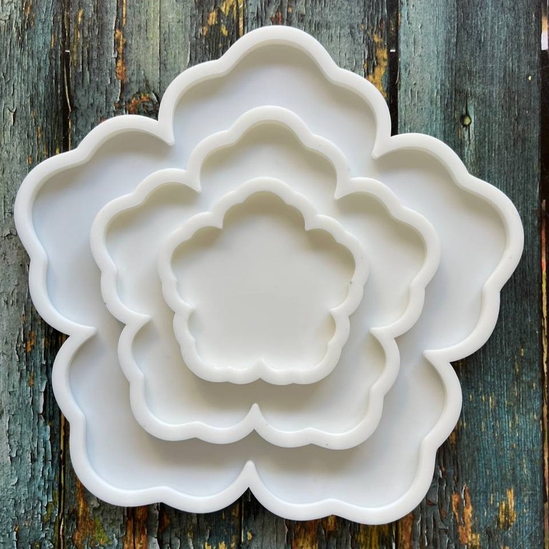 قالب رزین مدل گل پنج پر مجموعه 3 عددی