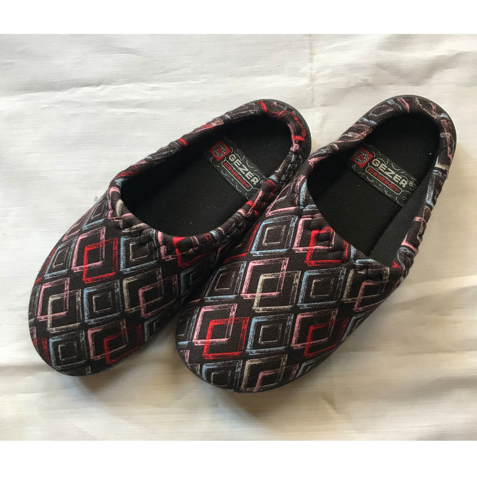 دمپایی حوله ای زنانه گزر مدل SH18KK