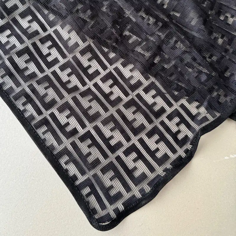 شال زنانه مدل توری طرح برجسته نوار دوزی شده