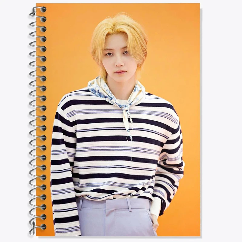 دفتر زبان 50 برگ خندالو مدل دو خط طرح جونگهان گروه سونتین Seventeen کد 12503