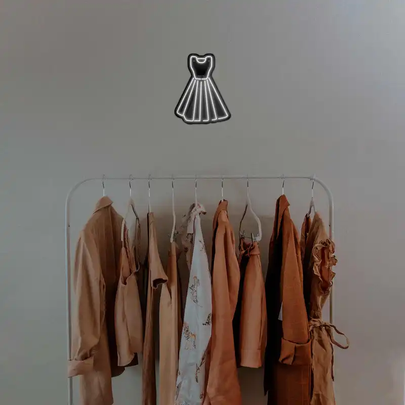 چراغ دیواری نئون دیزاین طرح Women-Clothes-BL_WHT