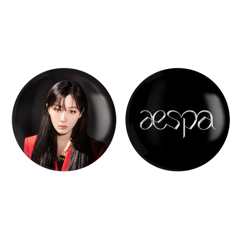مگنت خندالو طرح جیزل گروه Aespa کد 1246312461 مجموعه 2 عددی