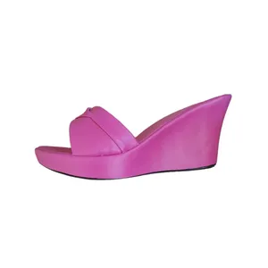 صندل زنانه مدل لژ