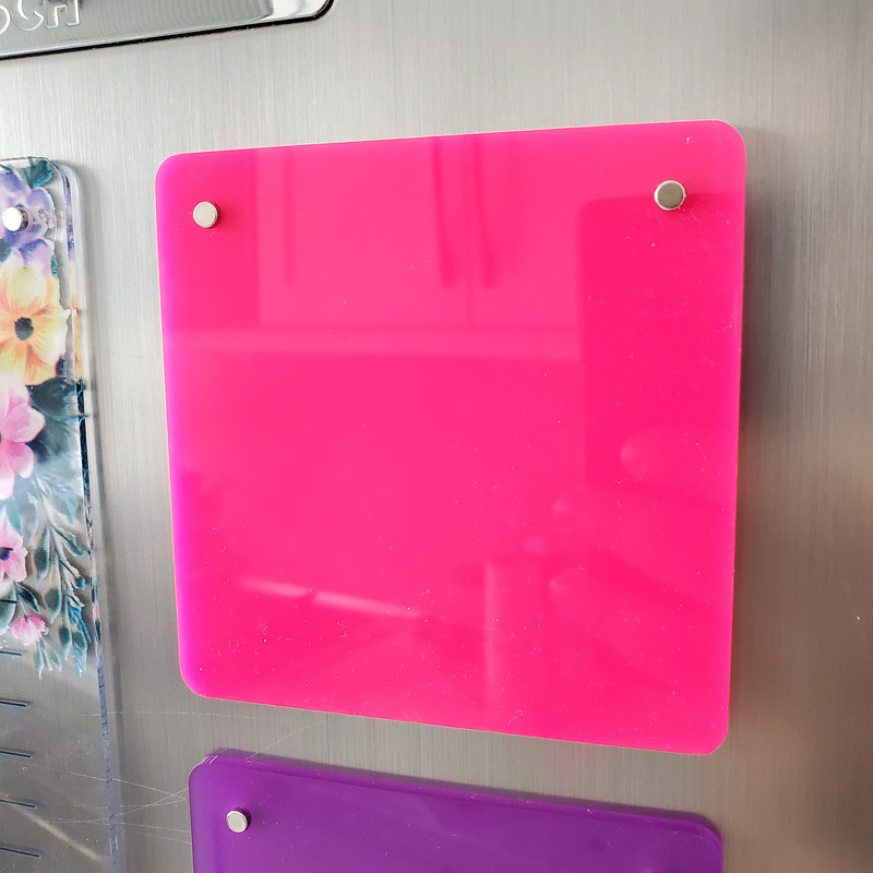 تخته وایت برد مدل پلنر هفتگی طرح گل دار سایز 20*30 سانتی متر به همراه استیکر مجموعه 4 عددی