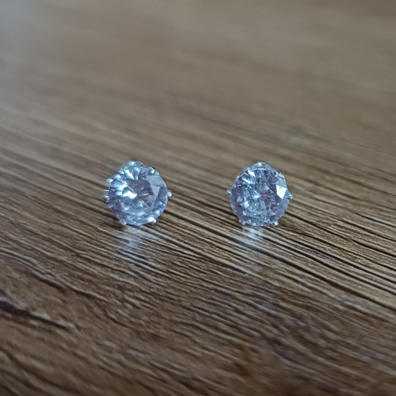 گوشواره زنانه مدل تک نگین کد 01