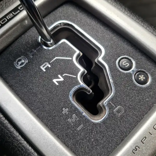 برچسب لیور دنده اتوماتیک خودرو کد 10803A مناسب برای پژو 207