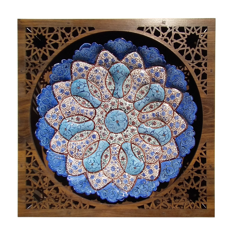 بشقاب میناکاری مدل گل کد M 014