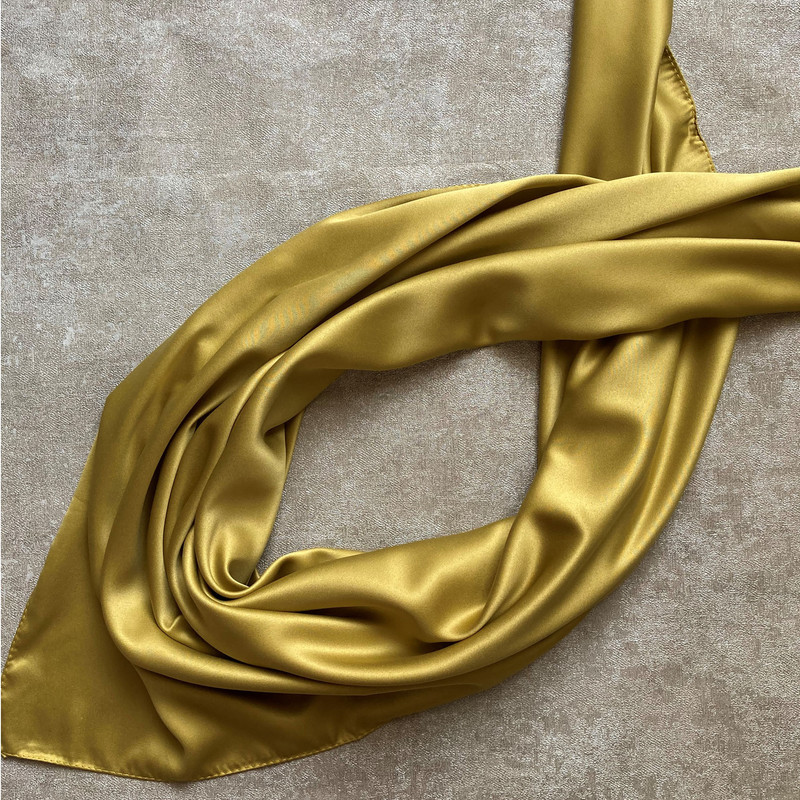 روسری زنانه مدل ساتن کاغذی ساده