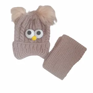 ست کلاه و شال گردن بچگانه مدل چشم خندان