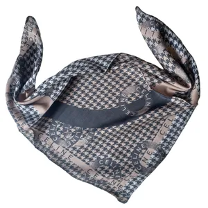 روسری زنانه سلین مدل مینی پیچازی قواره کوچک پاییزی