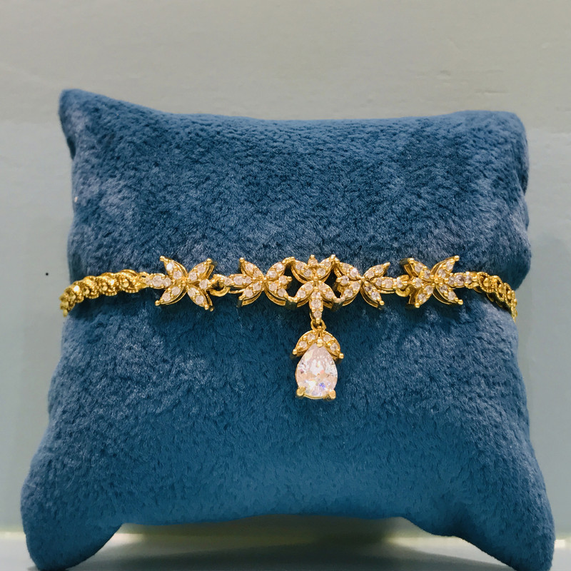 نیم ست نقره زنانه مدل جواهر مزین به نگین اتریشی نیم ست نقره زنانه مدل جواهر مزین به نگین اتریشی