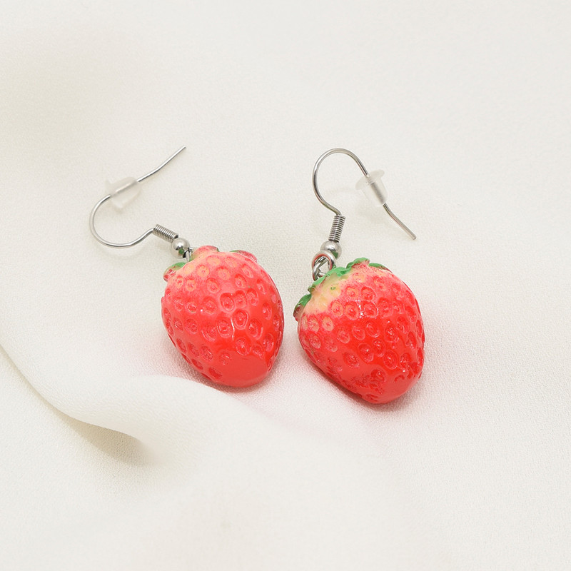 گوشواره دخترانه دلنار گالری مدل توت فرنگی تابستونی گوشواره دخترانه دلنار گالری مدل توت فرنگی تابستونی