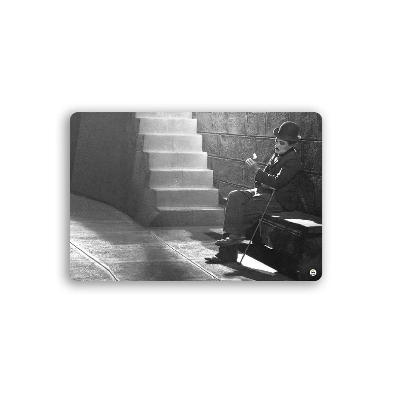 ماوس پد مخصوص بازی شادیت مدل چارلی چاپلین کد1506 سایز 37*24 سانتیمتر