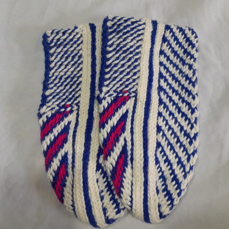 پاپوش دست دوز زنانه مدل p10Ce