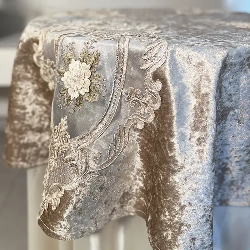 رومیزی صفاهوم مدل مخمل گل برجسته گرد