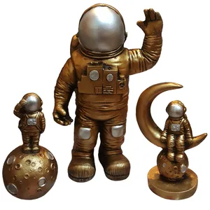 مجسمه لیلپار طرح فضانورد مدل DKA-6077-B بسته سه عددی