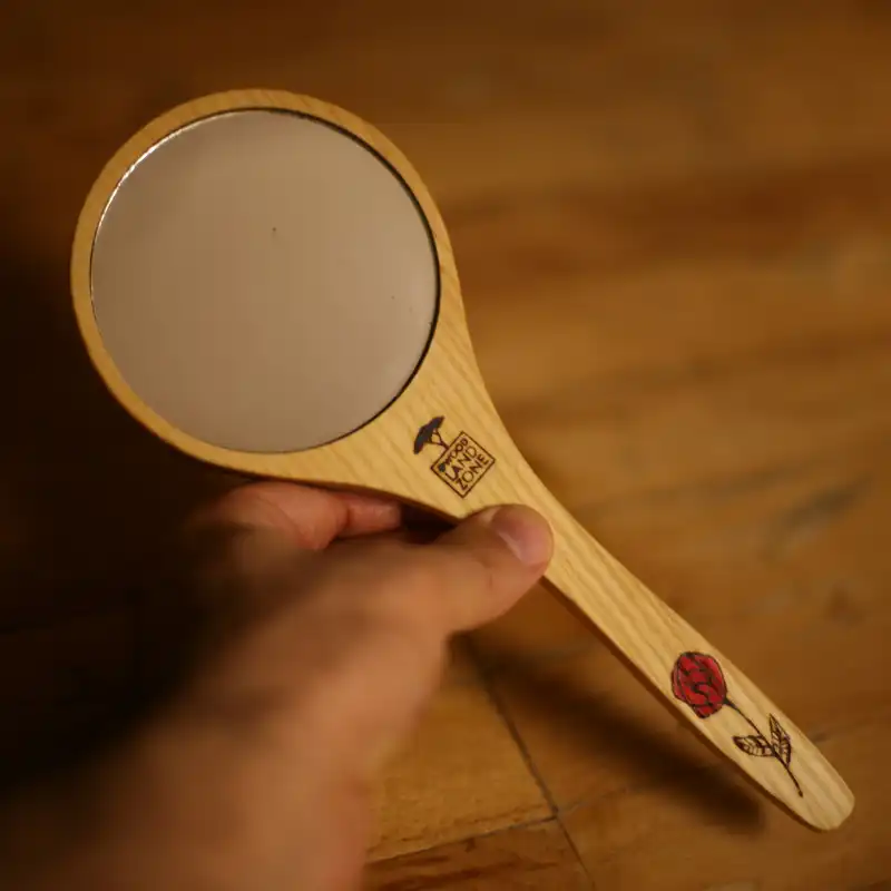 آینه چوبی وودلندزون طرح پرنسس مدل دسته دار