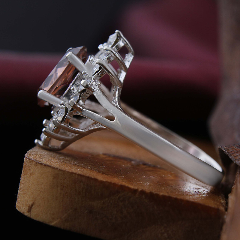 انگشتر نقره زنانه بازرگانی میلادی مدل نگین الکساندریت مدرن کد AW_663